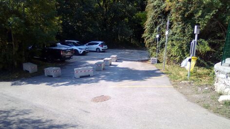 Fermeture du parking du sentier des Cuves — rue Pierre Dalloz
